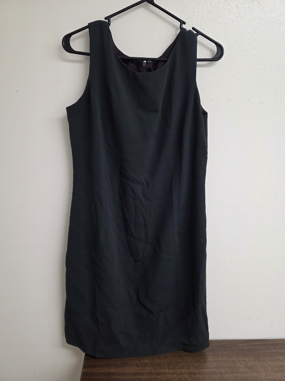 Sleek Sleeveless Midi Dress (0653)
